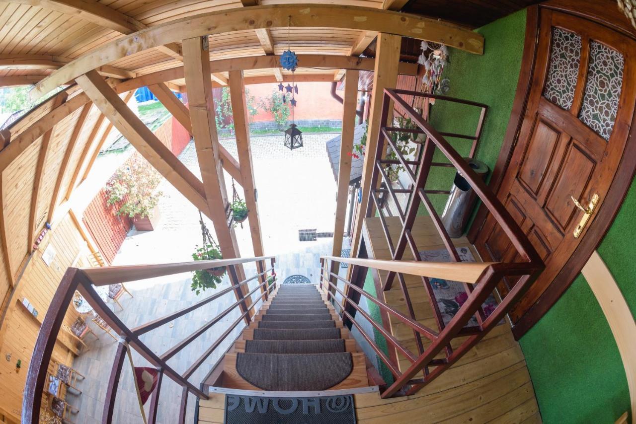 Appartement Wooden Attic à Braşov Extérieur photo