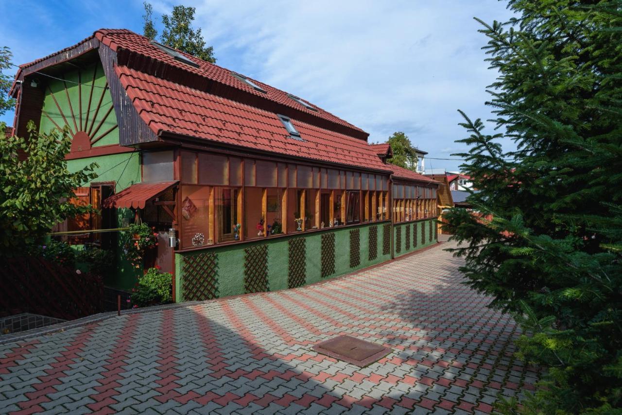 Appartement Wooden Attic à Braşov Extérieur photo